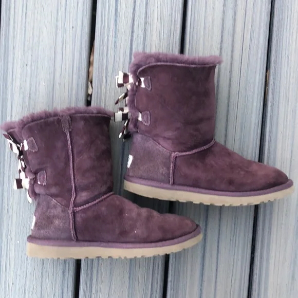 UGG boots Bailey Bow II purple eggplant purple and white striped lace bow tie - Picture 4 of 6